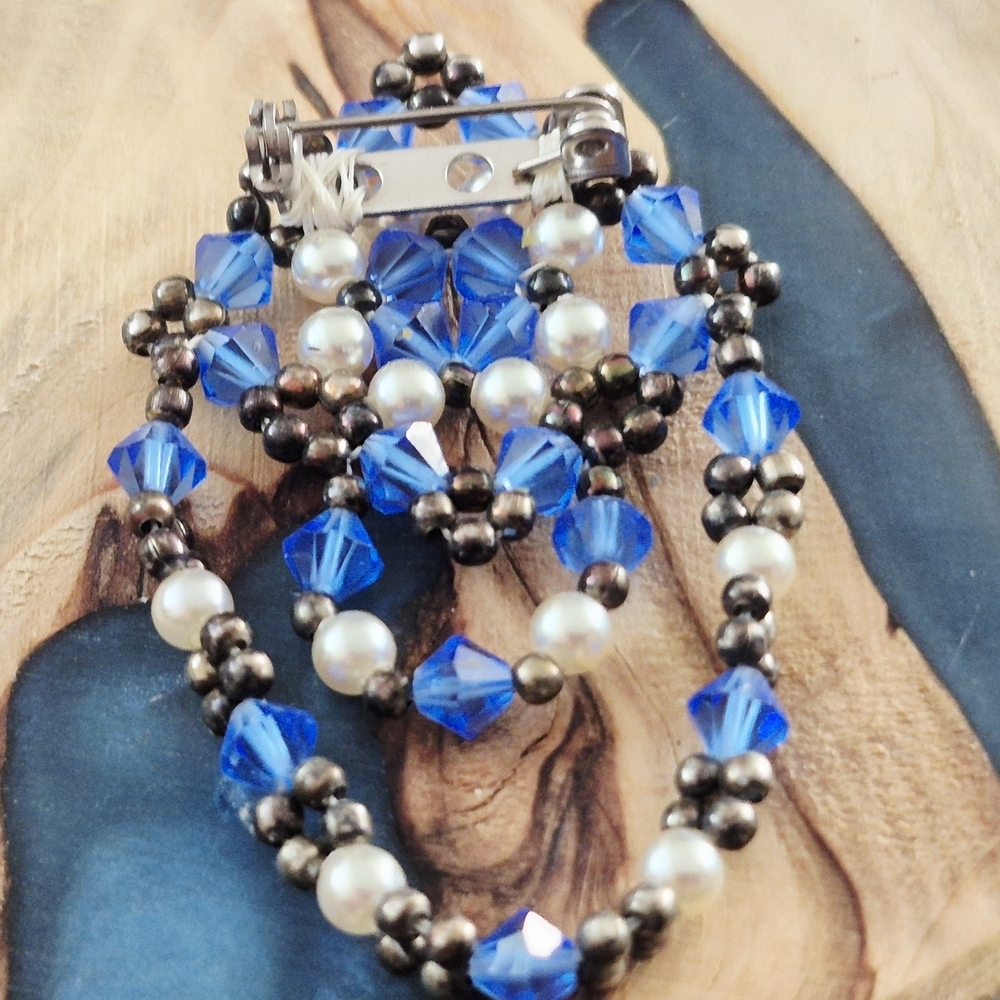 Blue and Silver Beaded Handmade brooch - Picture 2 of 10